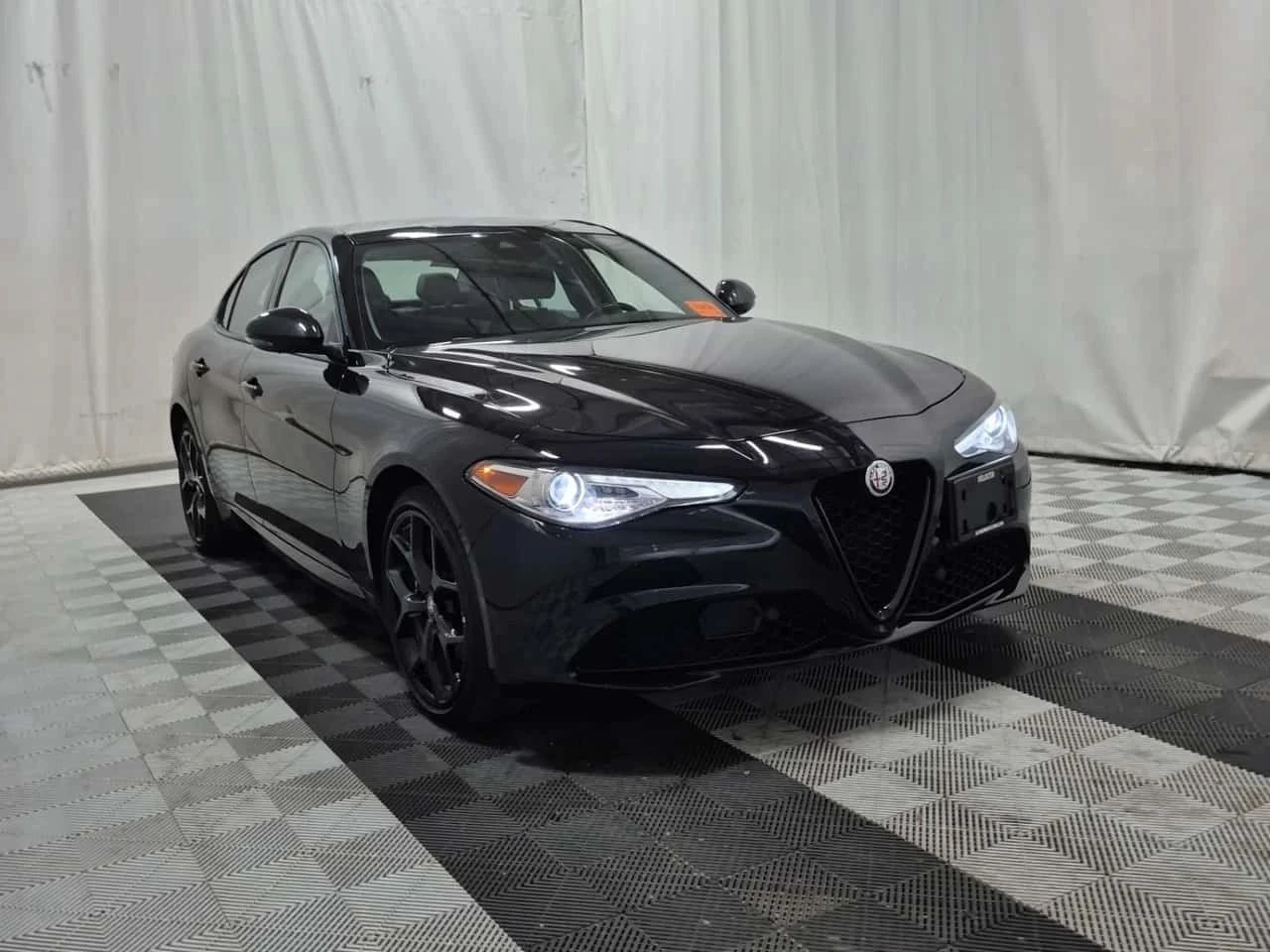 Alfa Romeo Giulia, снимка 2 - Автомобили и джипове - 56689437