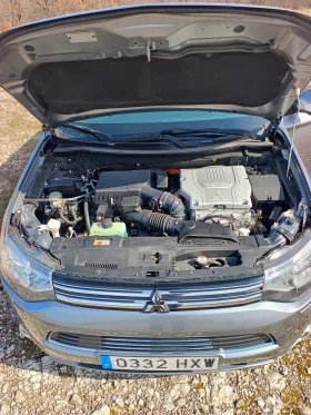 Mitsubishi Outlander PLUG-IN HYBRID 4x4, снимка 7