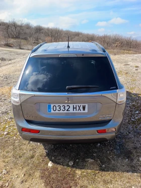 Mitsubishi Outlander PLUG-IN HYBRID 4x4, снимка 6
