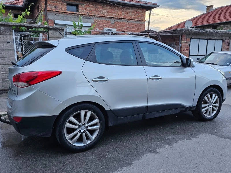 Hyundai IX35, снимка 4 - Автомобили и джипове - 47007740