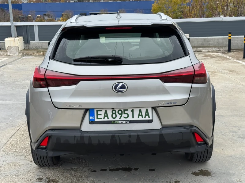 Lexus UX 300e, снимка 3 - Автомобили и джипове - 48001123