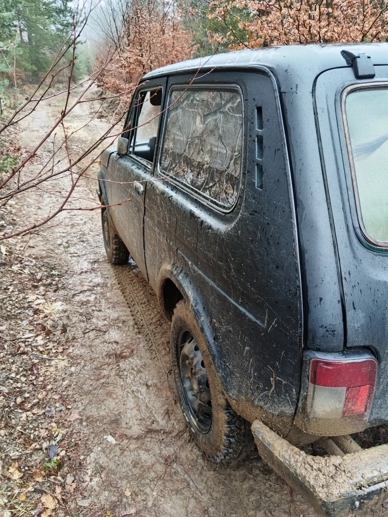 Lada Niva 1.7, снимка 5 - Автомобили и джипове - 48358607