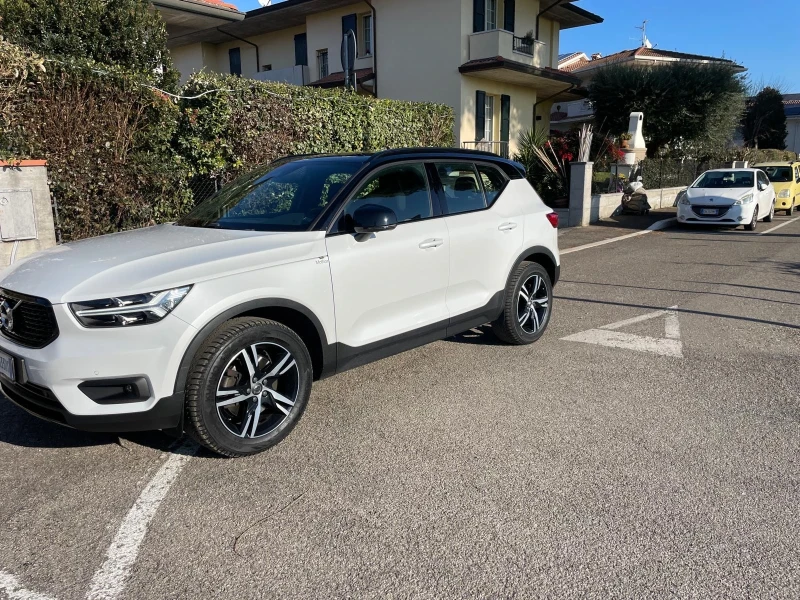 Volvo XC40 R design* КАМЕРИ 360* КОЖА* LED* NAVI* 2.0d 4WD , снимка 4 - Автомобили и джипове - 49351213