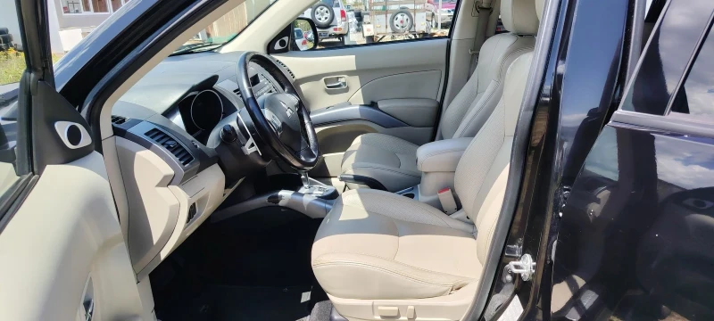 Mitsubishi Outlander 2.4i-170к.с, снимка 11 - Автомобили и джипове - 50191962