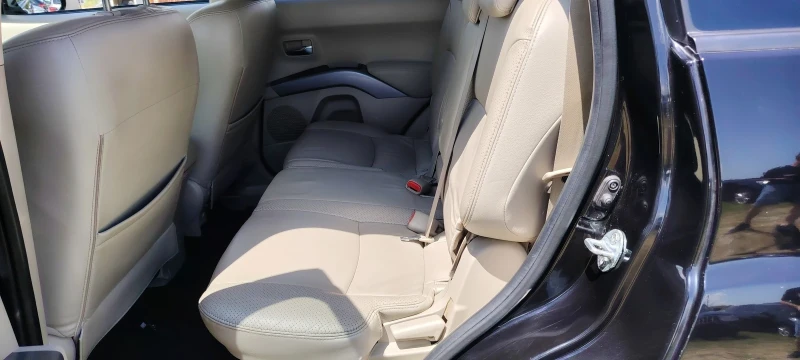 Mitsubishi Outlander 2.4i-170к.с, снимка 10 - Автомобили и джипове - 50191962