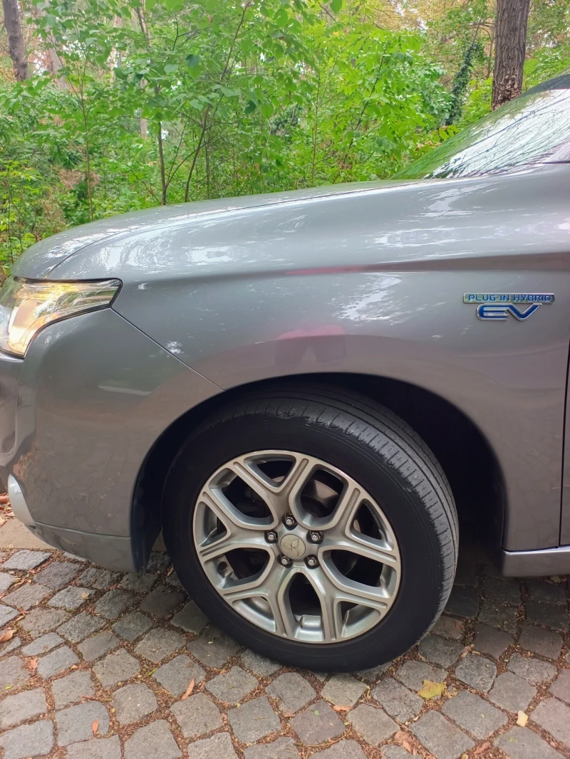Mitsubishi Outlander PLUG-IN HYBRID 4x4, снимка 9 - Автомобили и джипове - 51488615