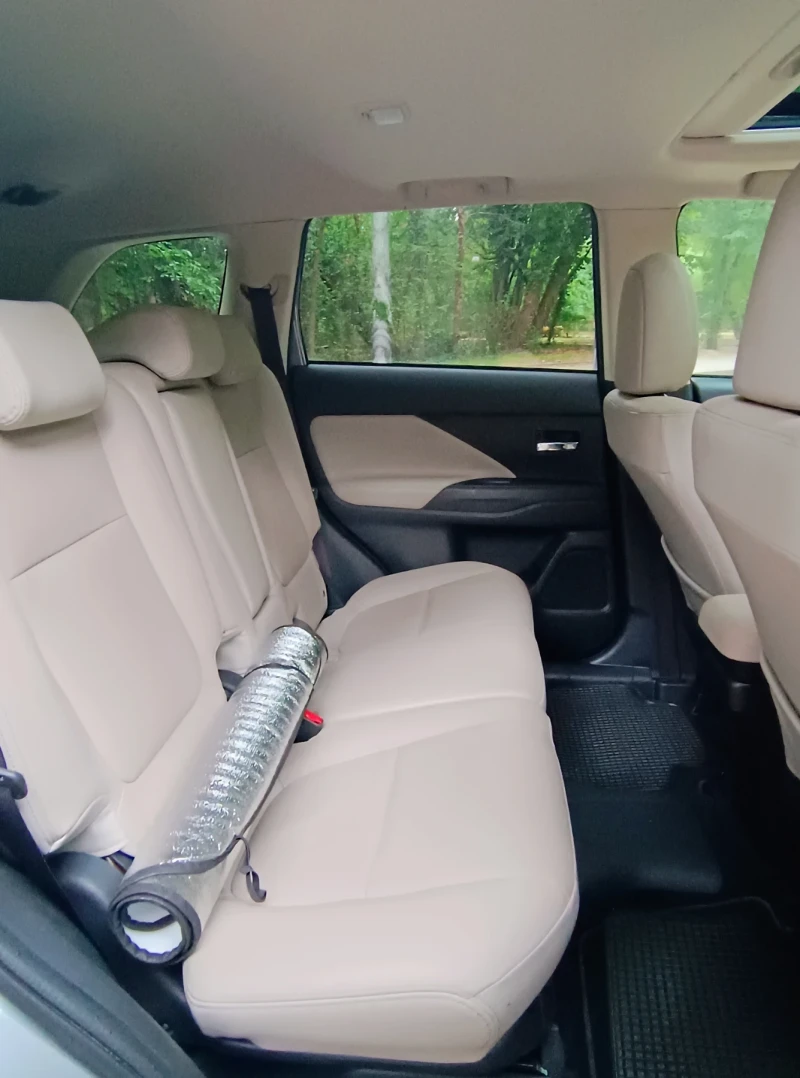 Mitsubishi Outlander PLUG-IN HYBRID 4x4, снимка 14 - Автомобили и джипове - 51488615