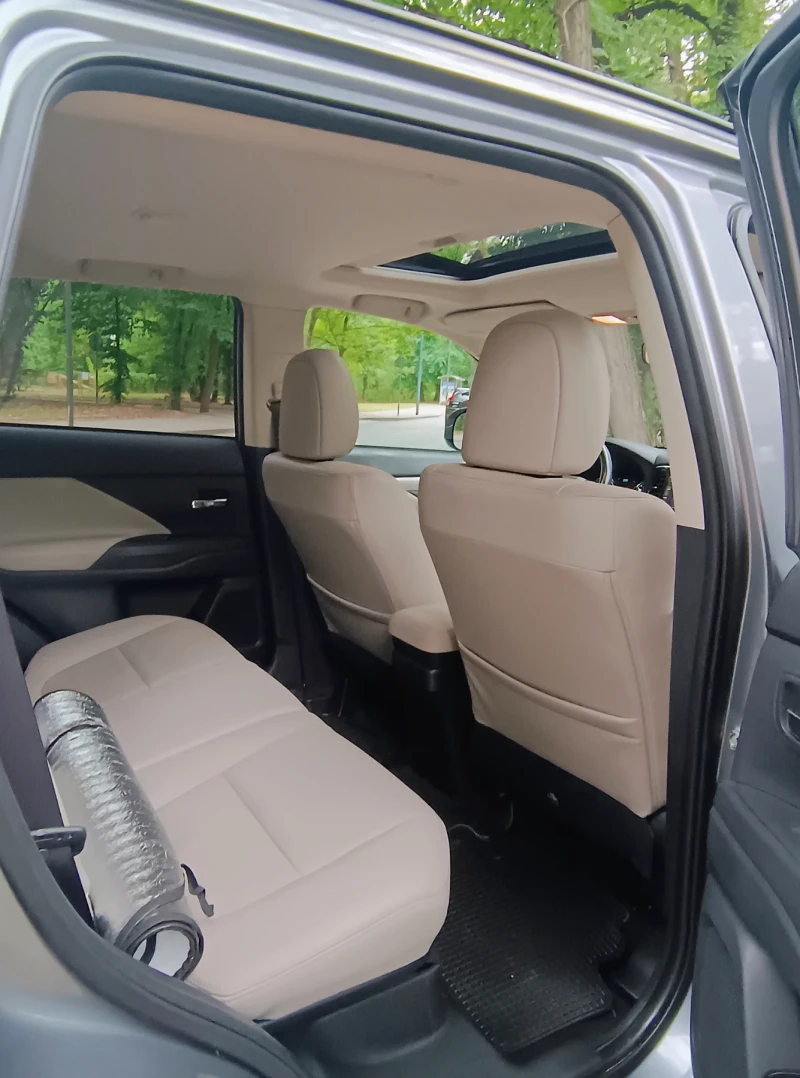 Mitsubishi Outlander PLUG-IN HYBRID 4x4, снимка 13 - Автомобили и джипове - 51488615