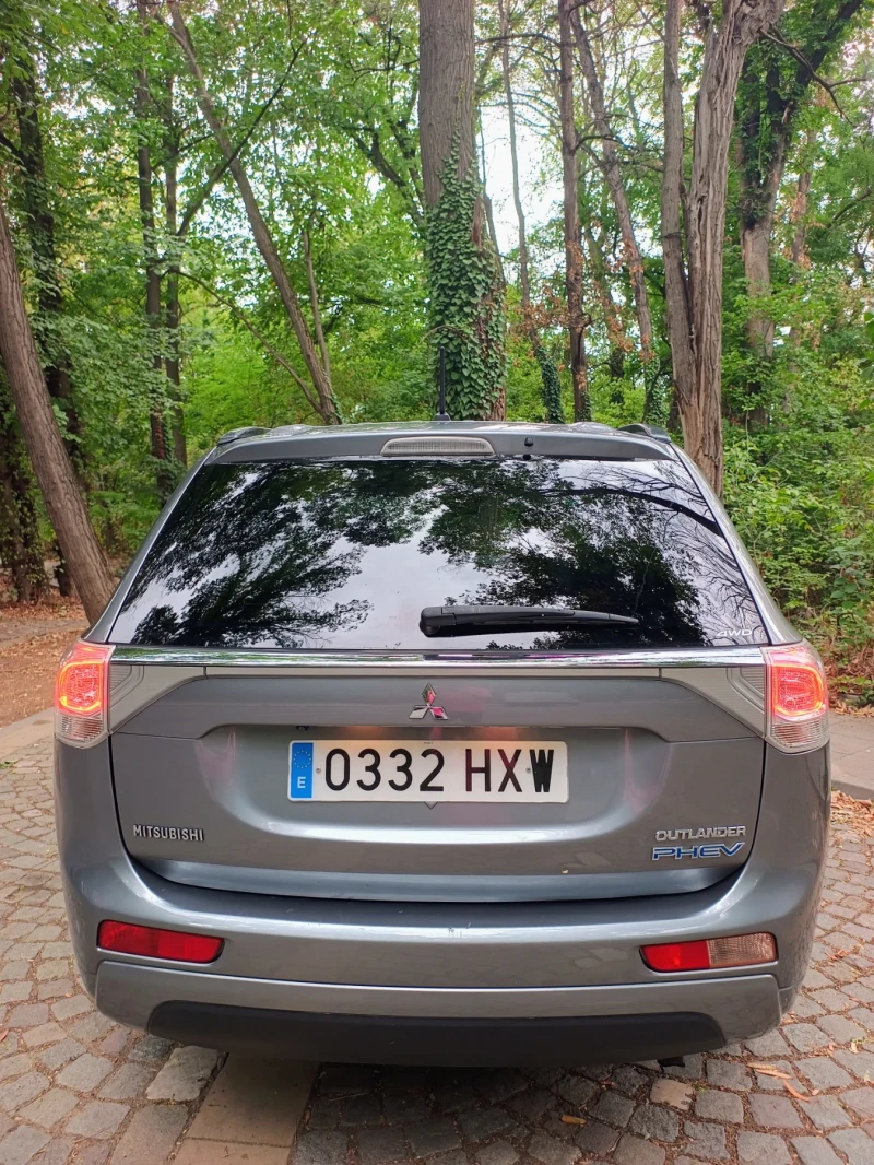 Mitsubishi Outlander PLUG-IN HYBRID 4x4, снимка 6 - Автомобили и джипове - 51488615