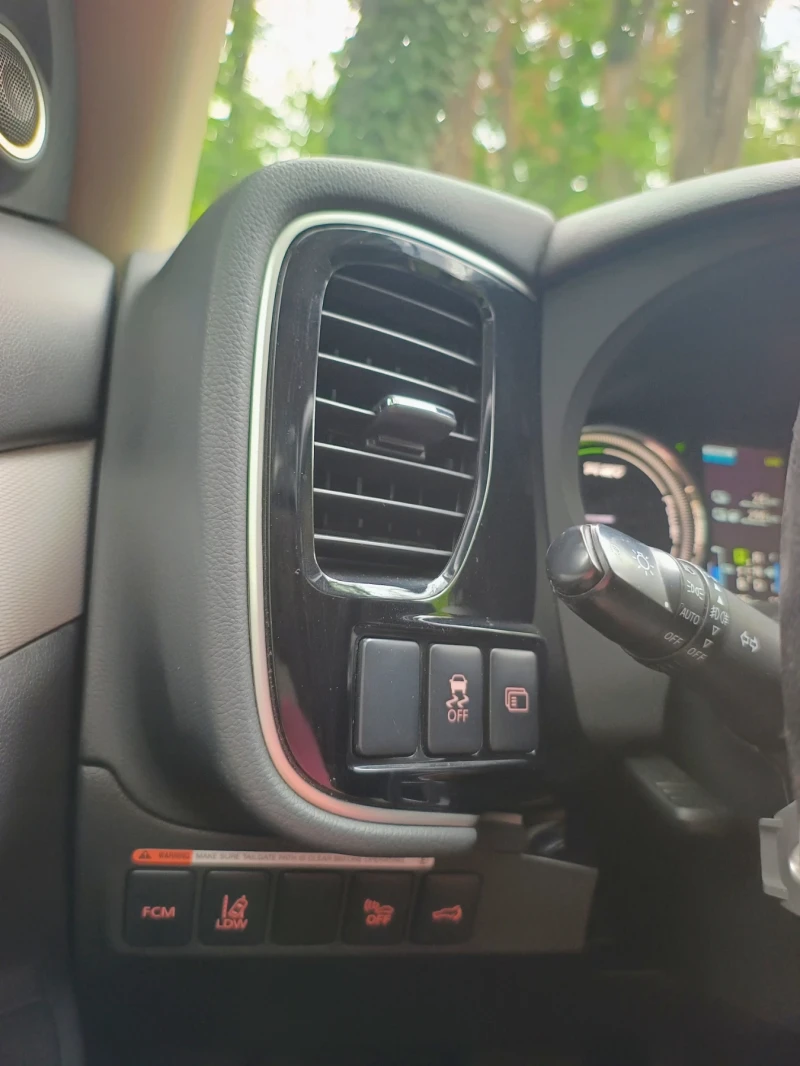 Mitsubishi Outlander PLUG-IN HYBRID 4x4, снимка 15 - Автомобили и джипове - 51488615