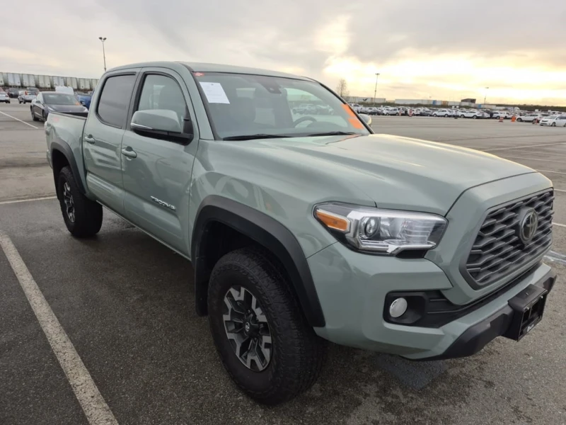 Toyota Tacoma * CREW CAB SHORT BED * CARFAX * БЕЗ ПЪРВОНАЧАЛНА В, снимка 2 - Автомобили и джипове - 52926288