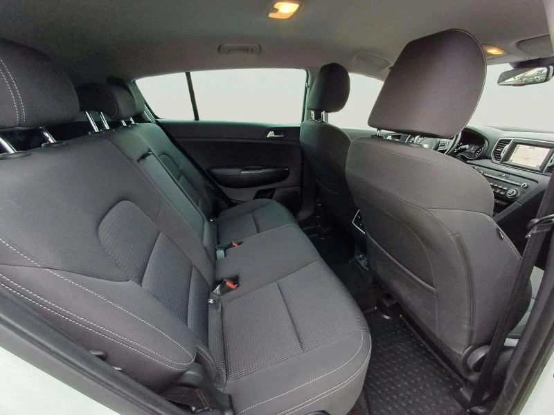 Kia Sportage 1.6i, снимка 10 - Автомобили и джипове - 53257889