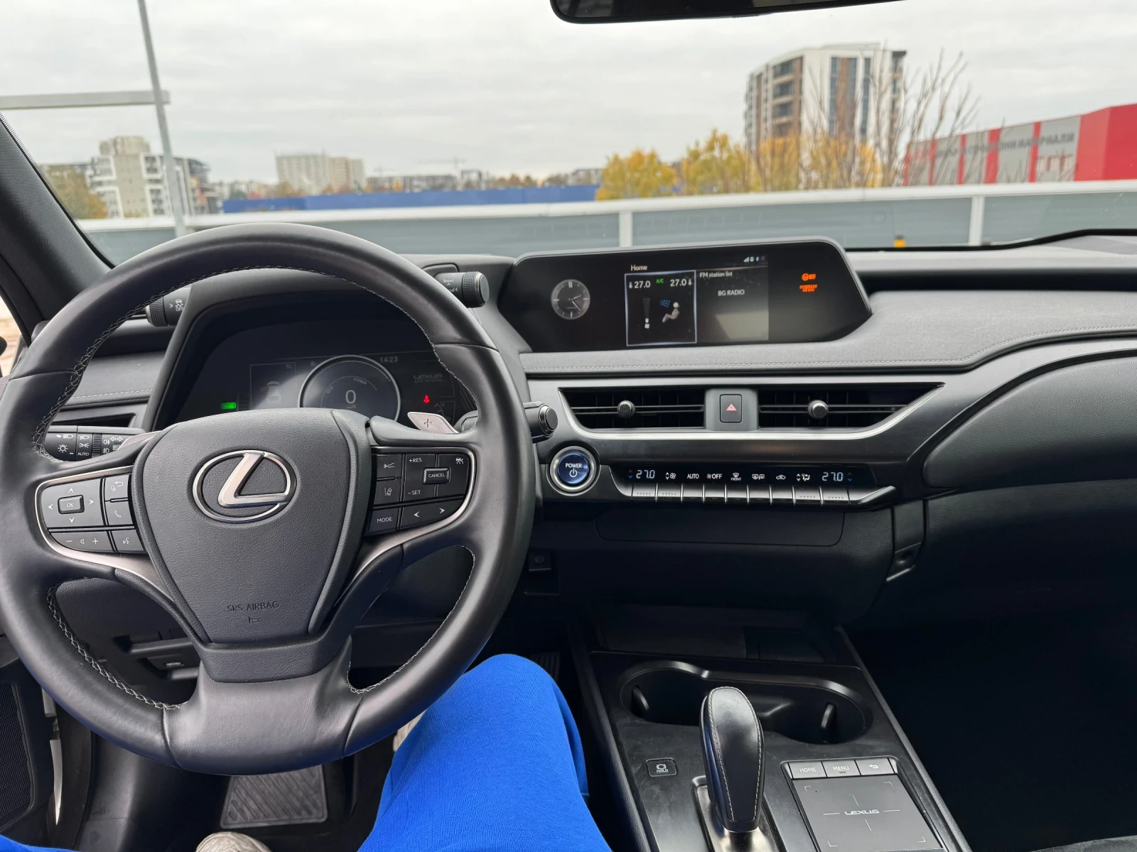 Lexus UX 300e  - изображение 7