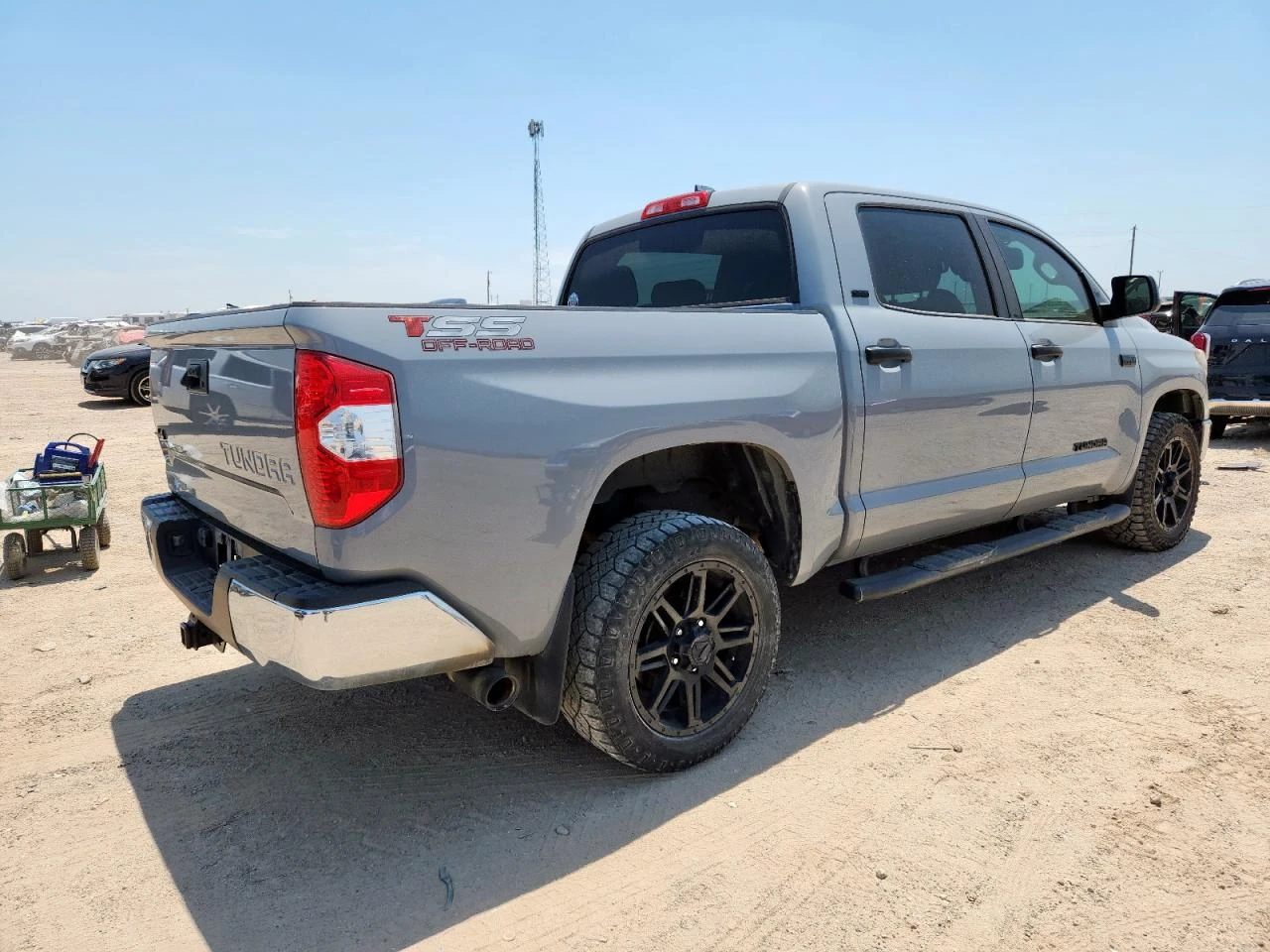 Toyota Tundra 4X4/CREWMAX SR5/ВИДЕО НА МОТОРА - изображение 4