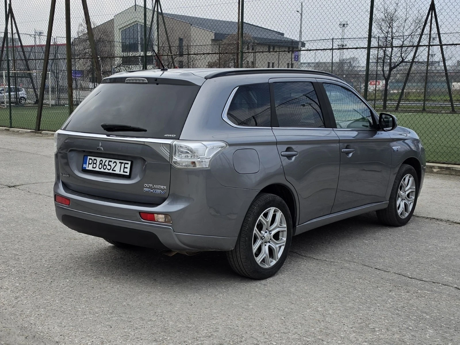 Mitsubishi Outlander PLUG-IN HYBRID 4x4, снимка 5 - Автомобили и джипове - 51488615