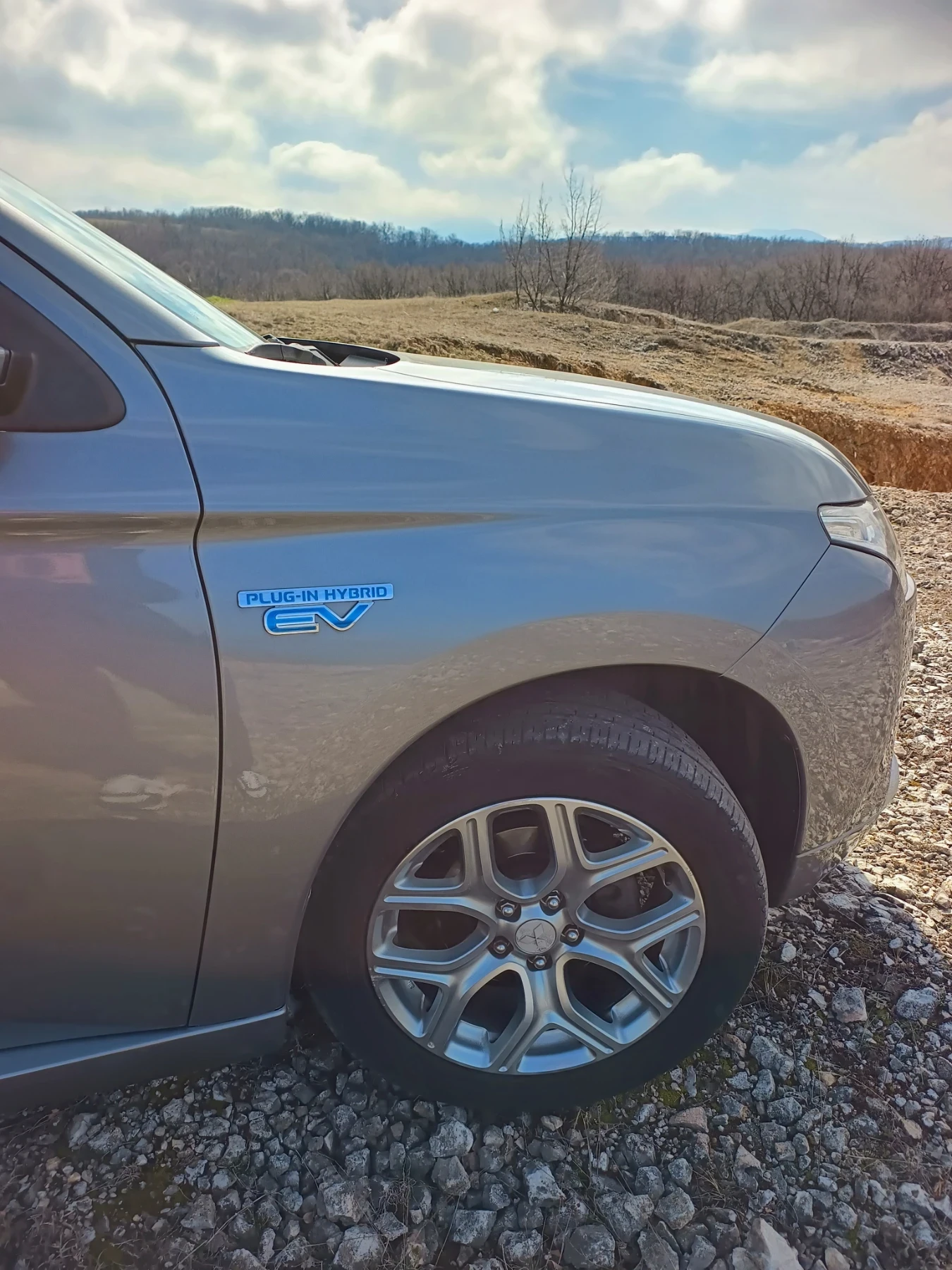 Mitsubishi Outlander PLUG-IN HYBRID 4x4, снимка 16 - Автомобили и джипове - 51488615