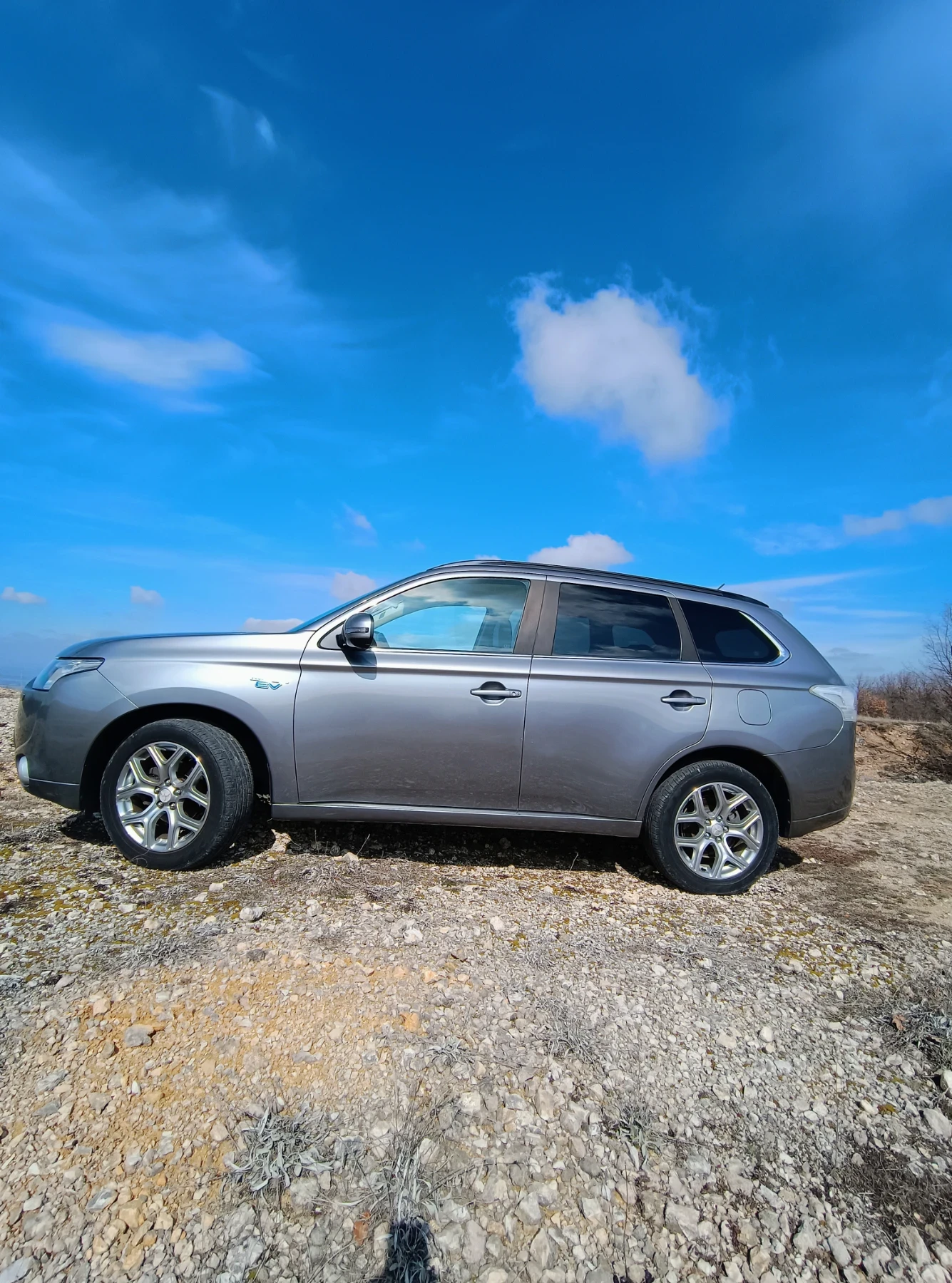 Mitsubishi Outlander PLUG-IN HYBRID 4x4, снимка 3 - Автомобили и джипове - 51488615