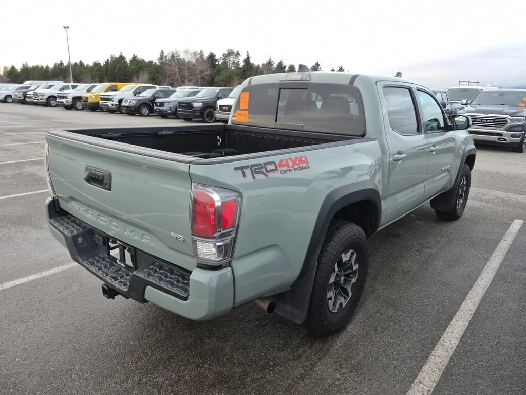 Toyota Tacoma * CREW CAB SHORT BED * CARFAX * БЕЗ ПЪРВОНАЧАЛНА В - изображение 3