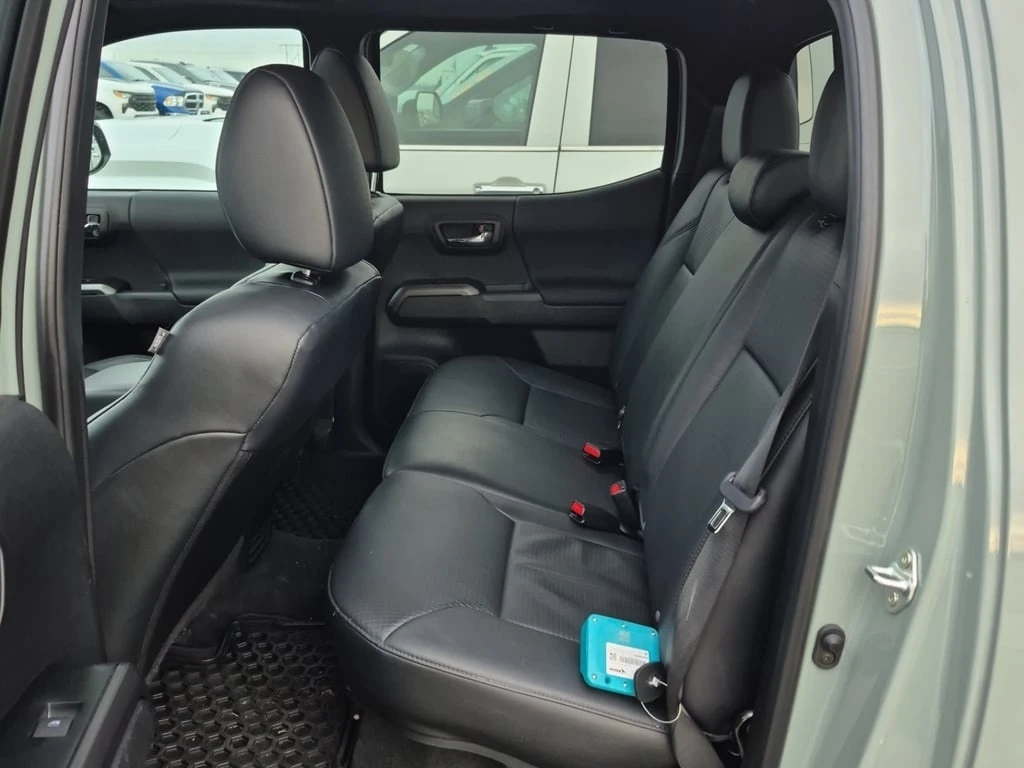 Toyota Tacoma * CREW CAB SHORT BED * CARFAX * ��� ������������ � | Mobile.bg � ����������� 11