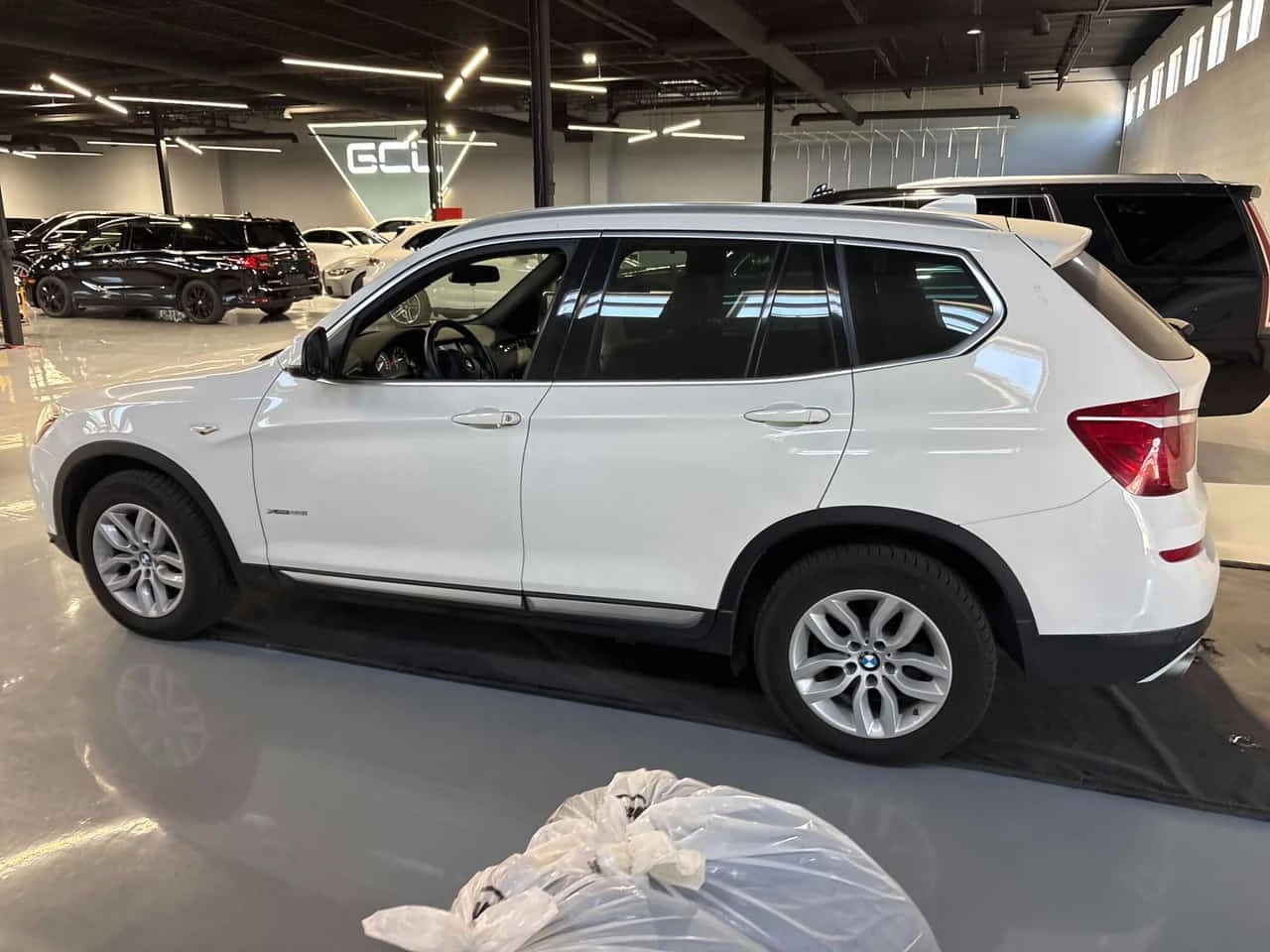 BMW X3  xDrive28i| HEAD-UP| PANO| HARMAN KARDON| , снимка 2 - Автомобили и джипове - 54699372