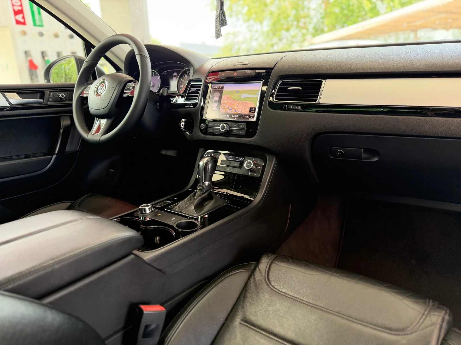 VW Touareg 3.0TDI, снимка 9 - Автомобили и джипове - 54933477