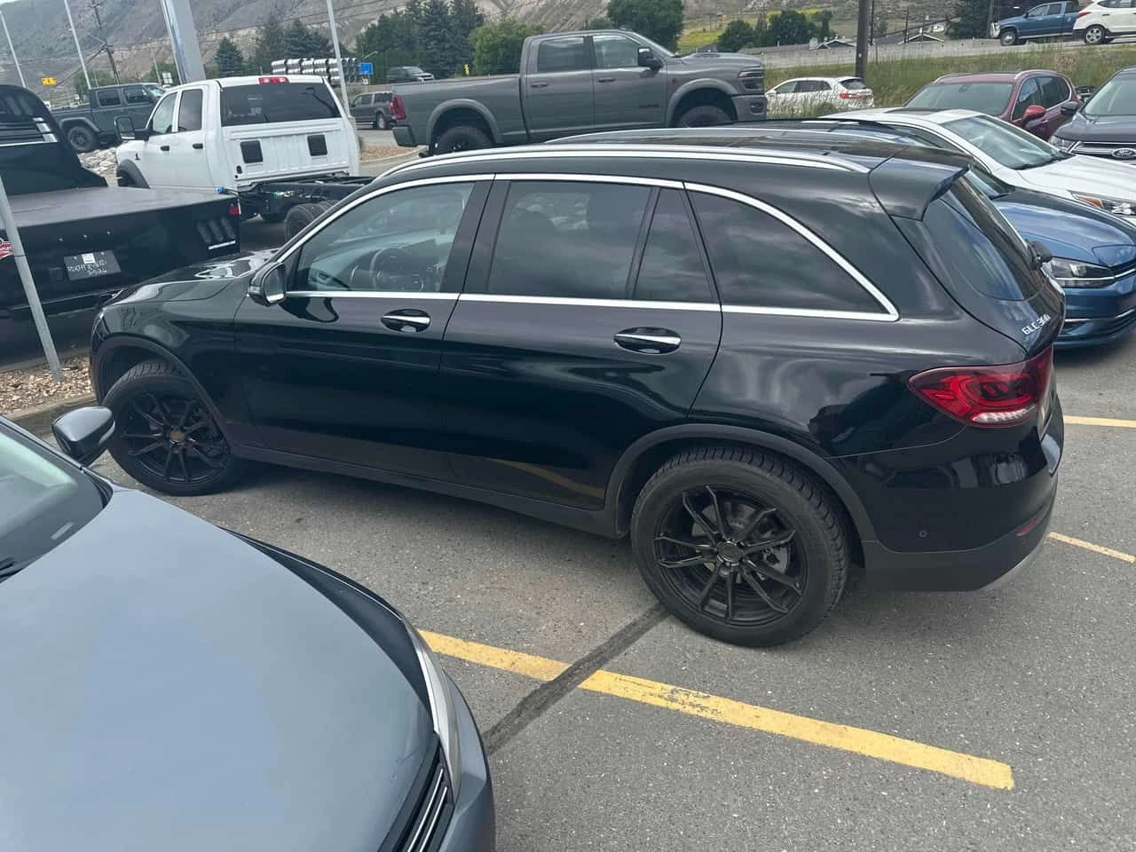 Mercedes-Benz GLC 300 ПОДГРЕВИ * ПАНО * KEYLESS * CARFAX, снимка 17 - Автомобили и джипове - 54976641