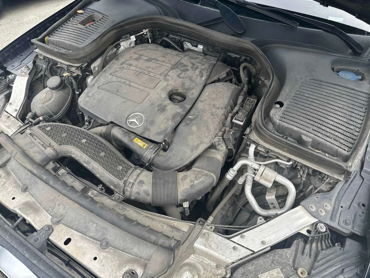 Mercedes-Benz GLC 300 ПОДГРЕВИ * ПАНО * KEYLESS * CARFAX, снимка 12 - Автомобили и джипове - 54976641