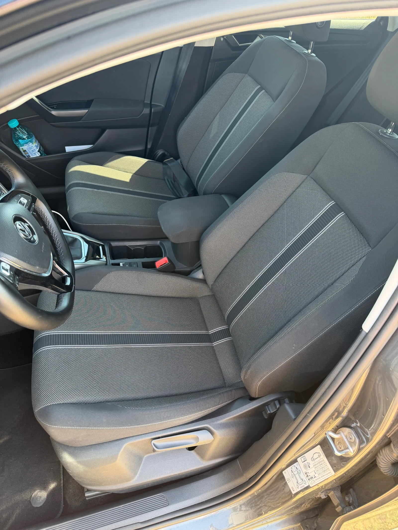 VW T-Roc 1.0TSI, снимка 8 - Автомобили и джипове - 55235804