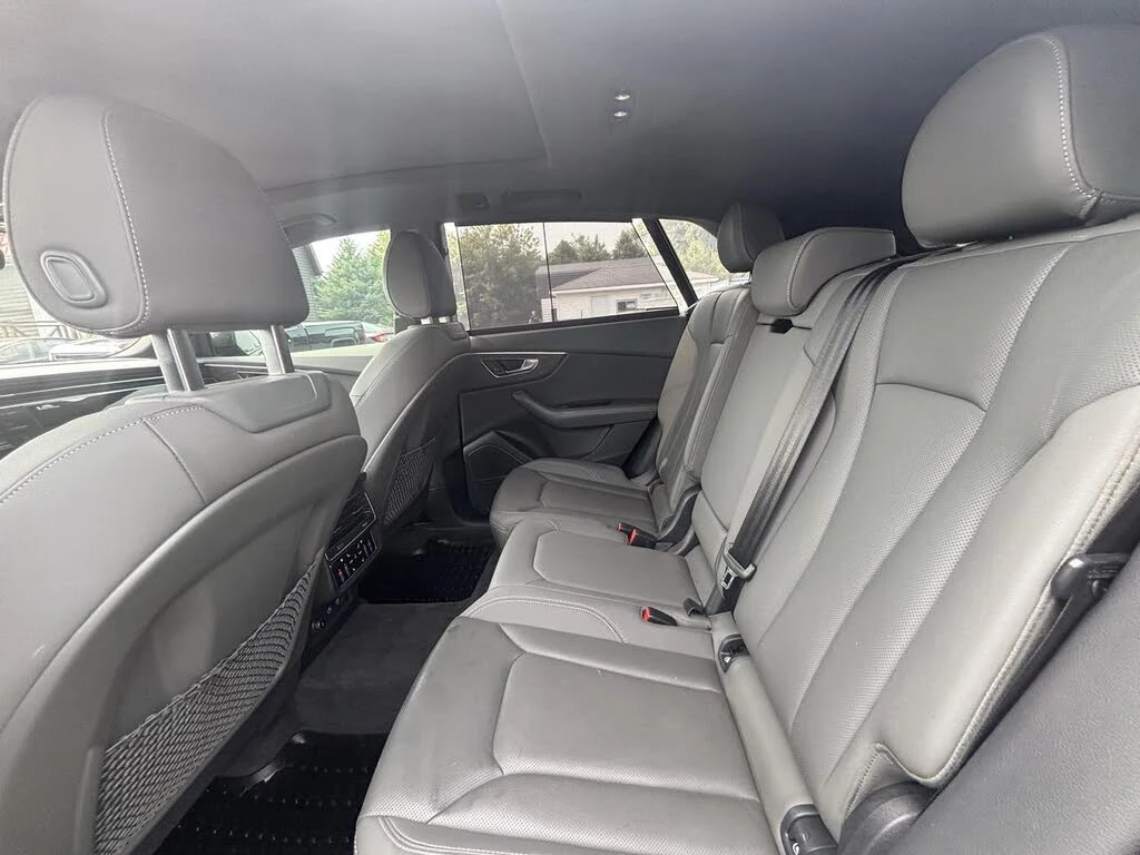 Audi Q8 TECHNIK* MATRIX* DIS* HUD* B&O* ОБДУХ* КРАЙНА ЦЕНА, снимка 16 - Автомобили и джипове - 55328653
