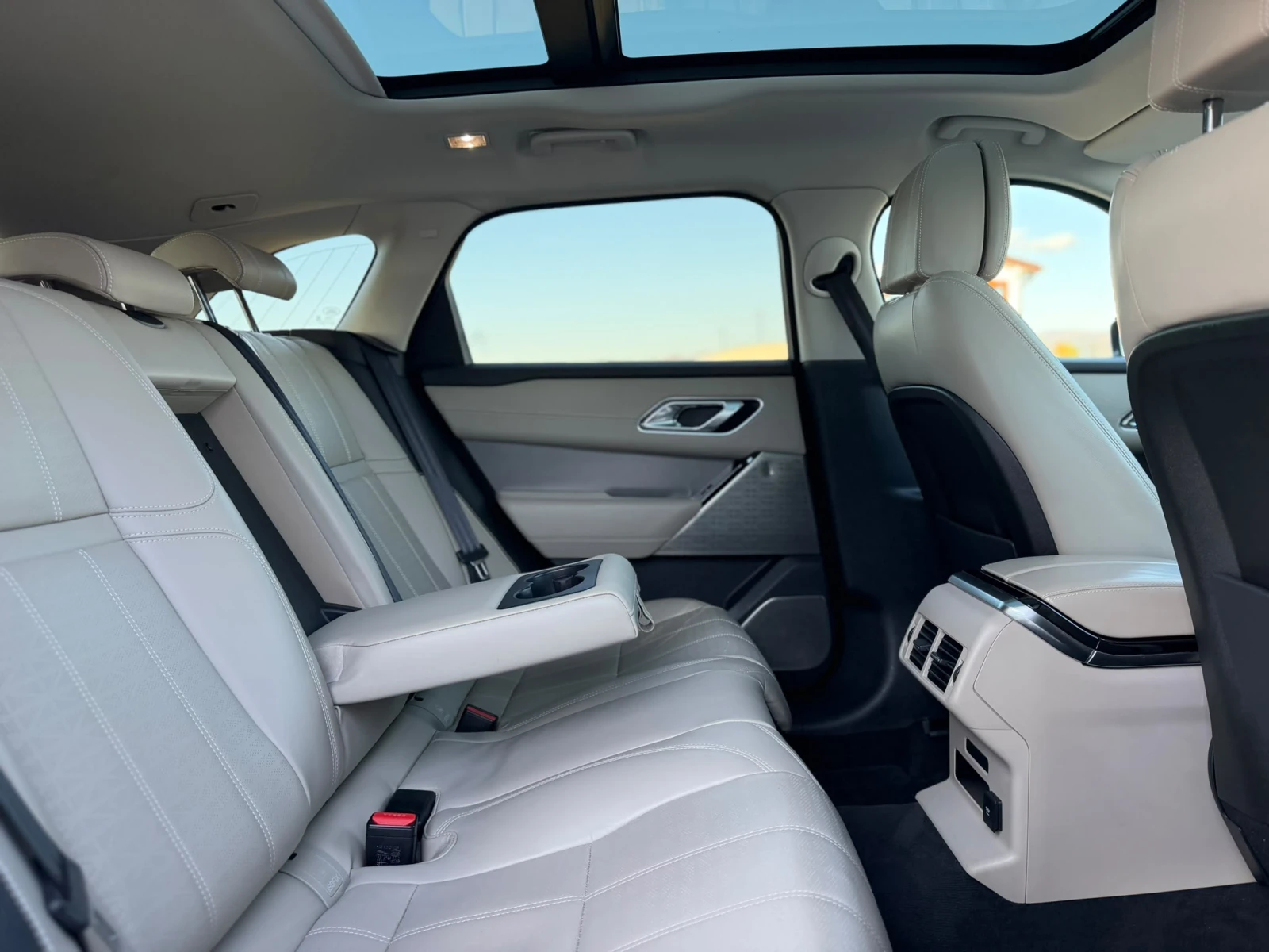 Land Rover Range Rover Velar / 301HP / TURBO / PANO / ����� / FULL / | Mobile.bg � ����������� 12
