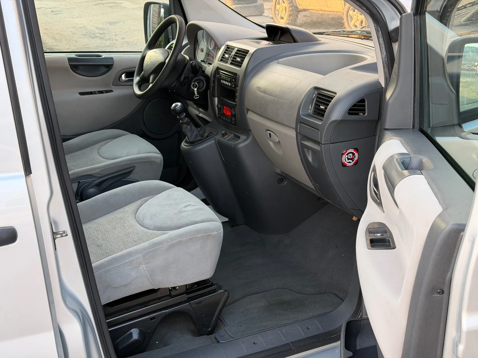 Peugeot Expert 2.0HDi 120кс * 8+ 1* * Италия* * Климатроник* , снимка 11 - Бусове и автобуси - 53779413