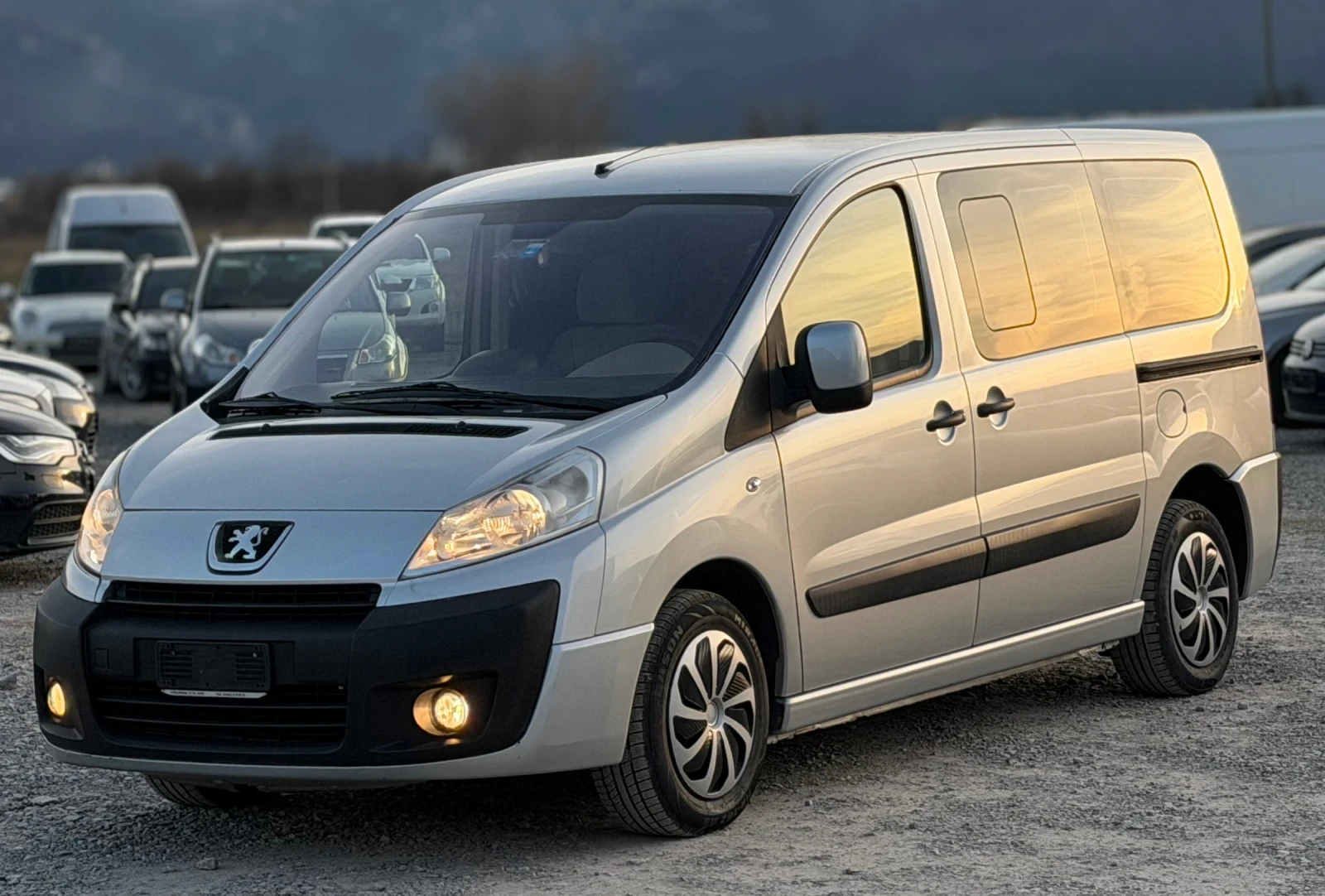 Peugeot Expert 2.0HDi 120кс * 8+ 1* * Италия* * Климатроник*  - изображение 3