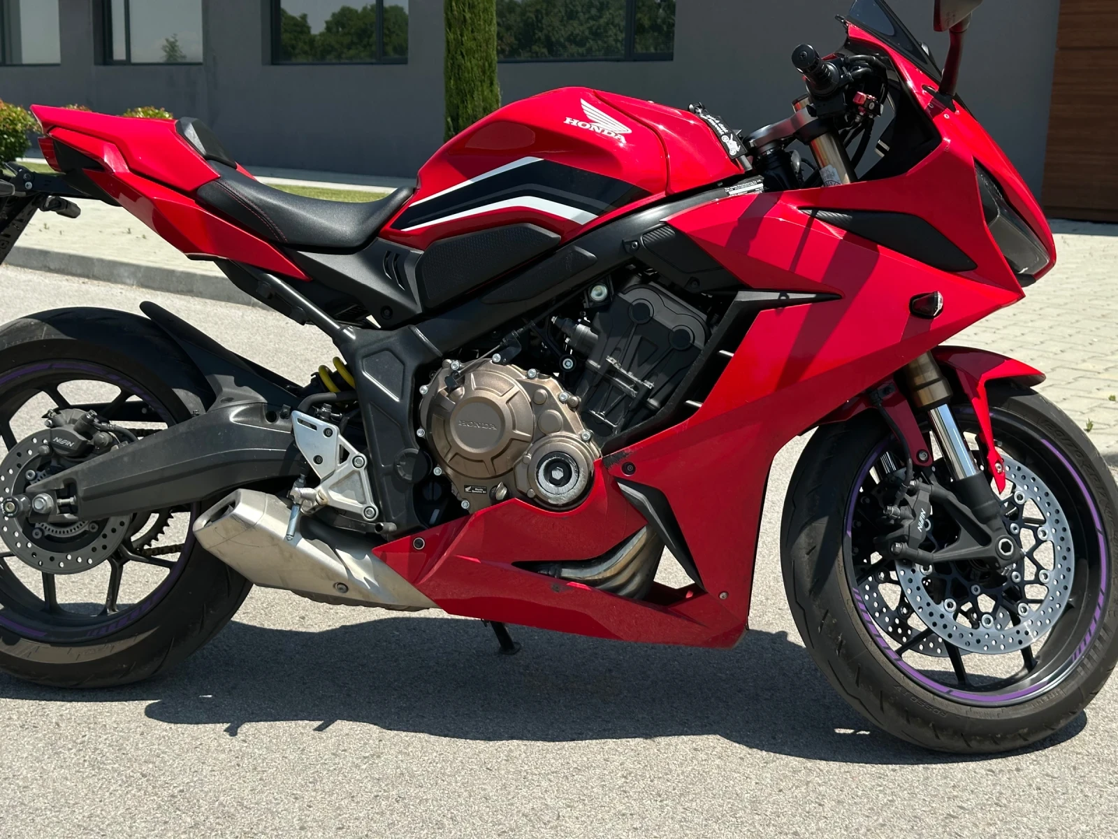 Honda Cbr CBR650R ОБСЛУЖЕН НОВИ ГУМИ PIRELLI - изображение 10