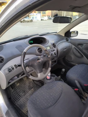 Toyota Yaris 1.3 vvt Бензин.Климатик , снимка 4