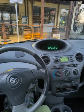 Toyota Yaris 1.3 vvt Бензин.Климатик , снимка 17