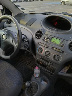 Toyota Yaris 1.3 vvt Бензин.Климатик , снимка 12