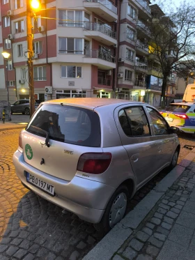 Toyota Yaris 1.3 vvt Бензин.Климатик , снимка 11