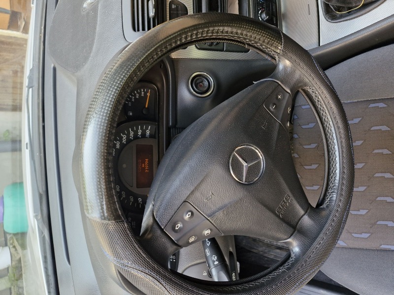 Mercedes-Benz C 180, снимка 7 - Автомобили и джипове - 46432843