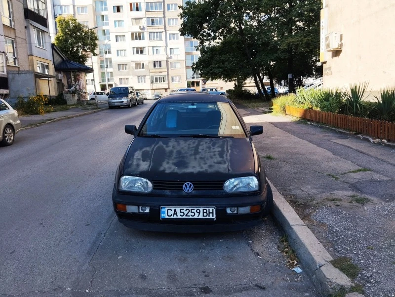 VW Golf 18 моно, снимка 1 - Автомобили и джипове - 47196383