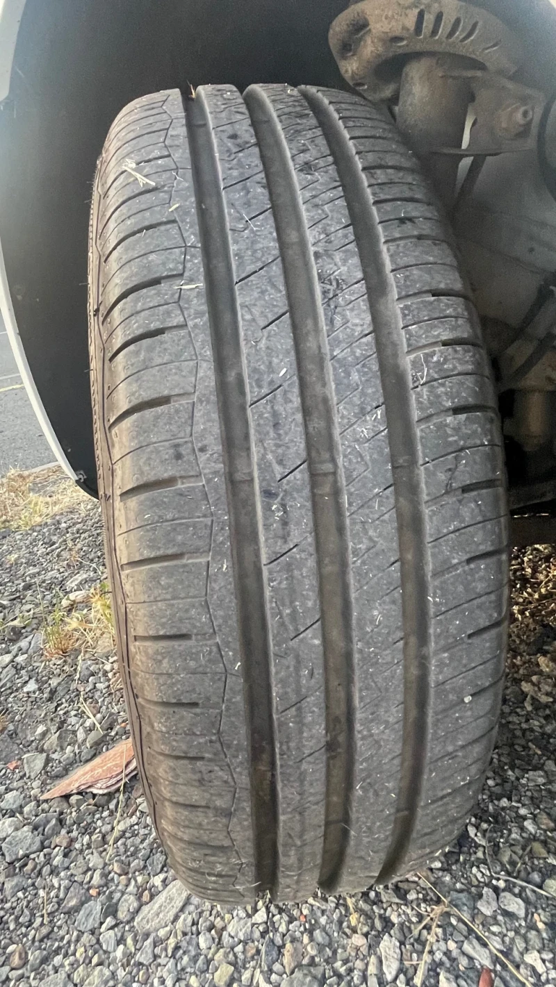 VW Touran, снимка 9 - Автомобили и джипове - 52756031