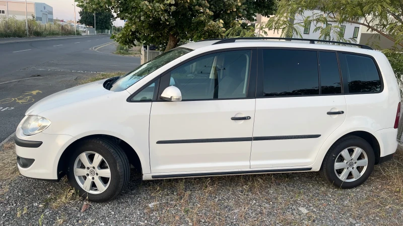VW Touran, снимка 3 - Автомобили и джипове - 52756031