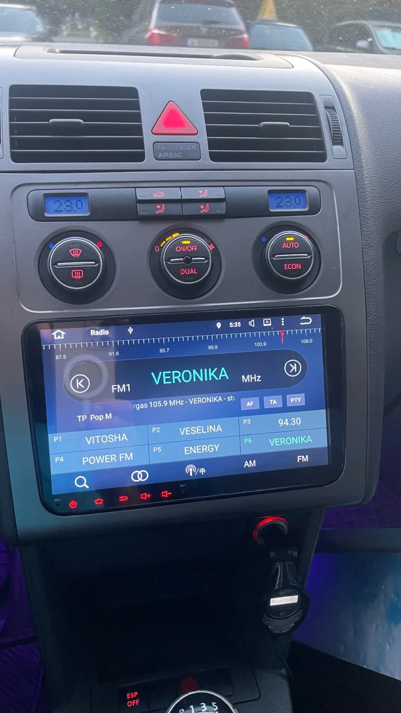 VW Touran, снимка 12 - Автомобили и джипове - 52756031