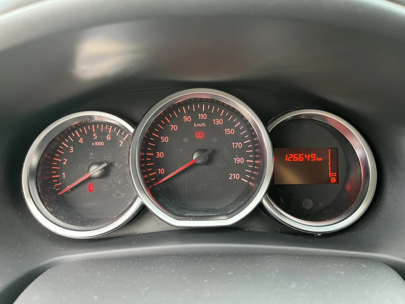 Dacia Sandero TCE 100 k.c + ГАЗ, снимка 15 - Автомобили и джипове - 51596840