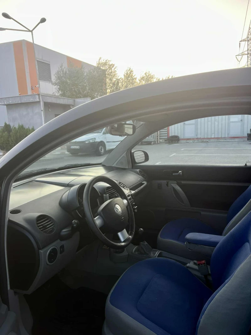 VW New beetle, снимка 12 - Автомобили и джипове - 52541615