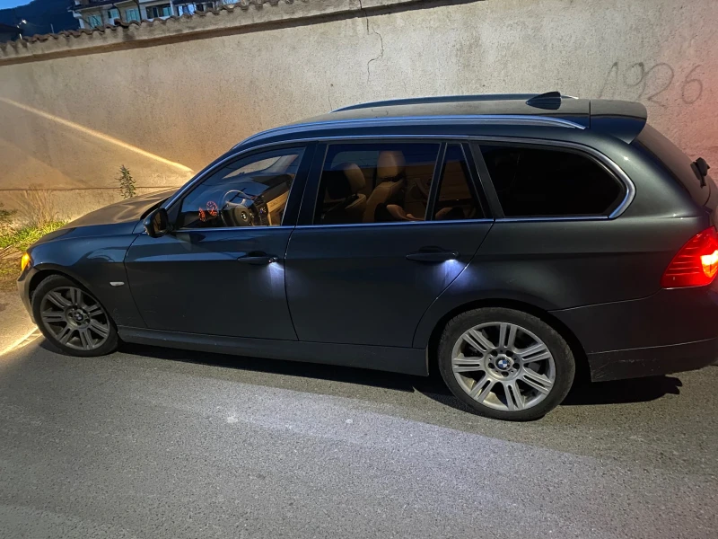 BMW 330 E91 LCI RWD, снимка 16 - Автомобили и джипове - 52249001