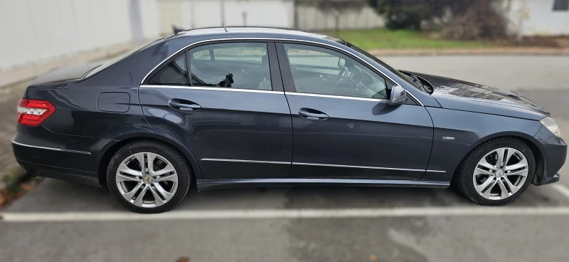 Mercedes-Benz E 220 AVANTGARDE, снимка 8 - Автомобили и джипове - 52728942