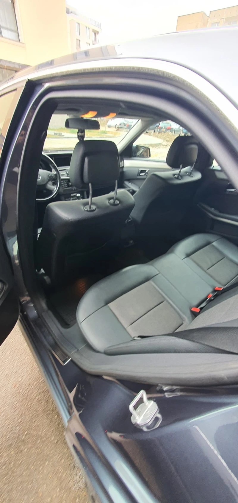 Mercedes-Benz E 220 AVANTGARDE, снимка 15 - Автомобили и джипове - 52728942