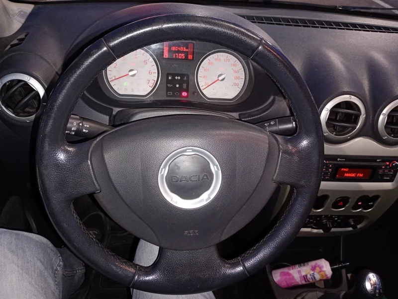 Dacia Logan, снимка 3 - Автомобили и джипове - 52861621