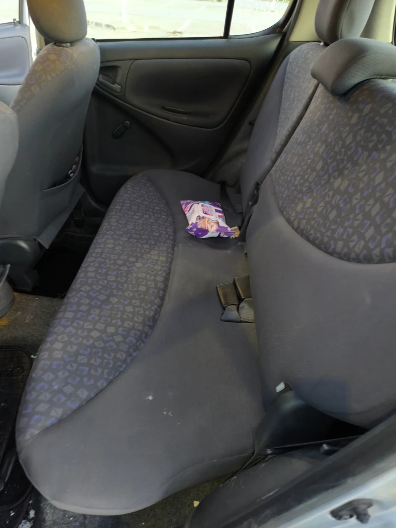 Toyota Yaris 1.3 vvt Бензин.Климатик , снимка 15 - Автомобили и джипове - 52927992