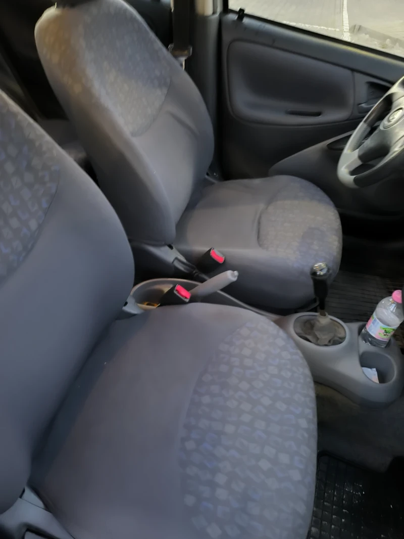 Toyota Yaris 1.3 vvt Бензин.Климатик , снимка 14 - Автомобили и джипове - 52927992